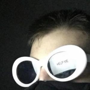 老师⋯好紧⋯情趣内衣H电影
