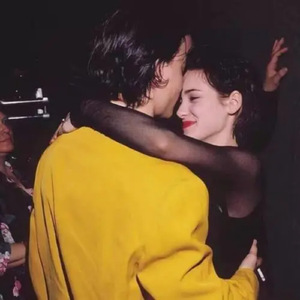 老师⋯好紧⋯情趣内衣H电影
